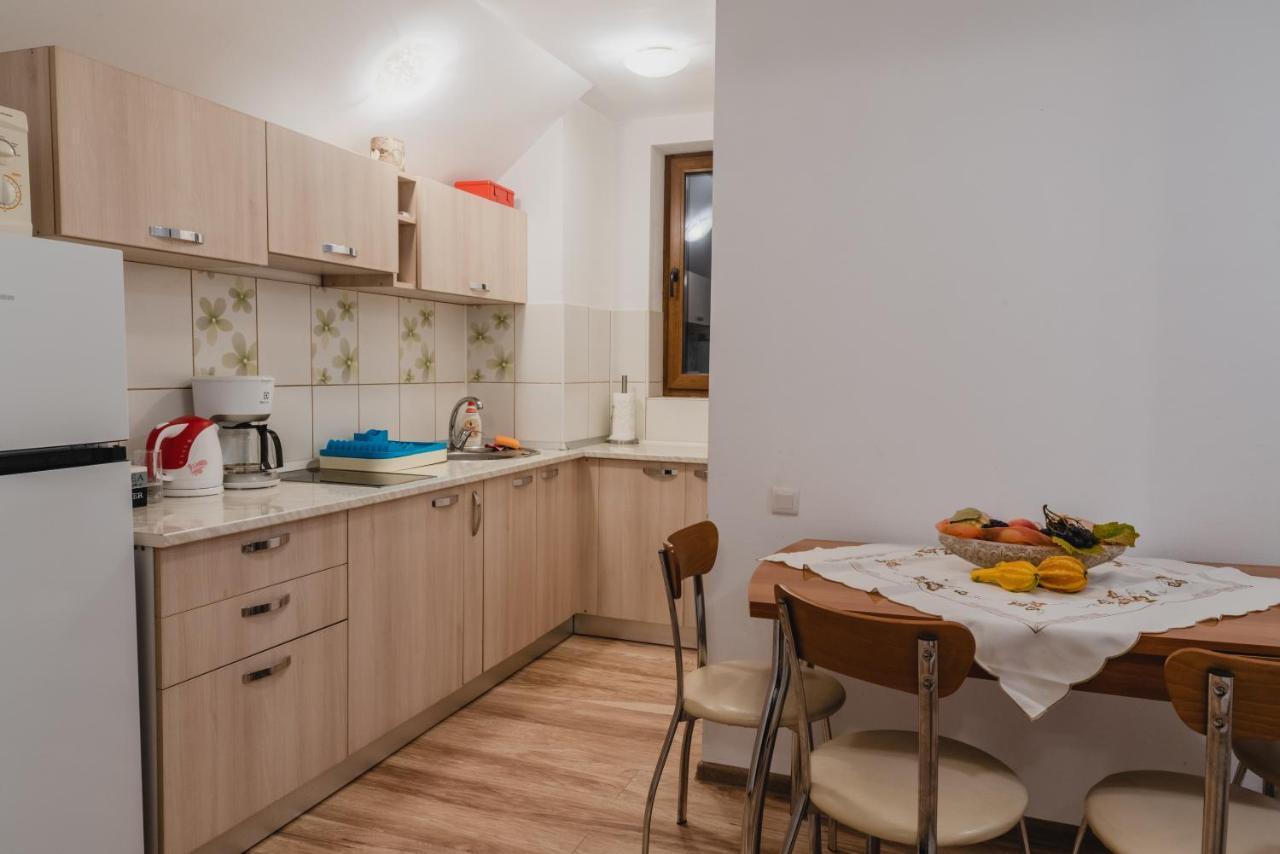 Smb Holiday Apartment Braşov Exteriör bild